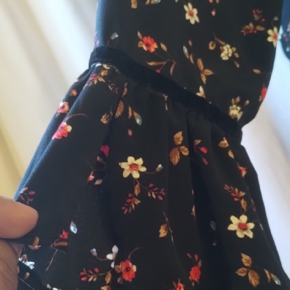 Zara Black Floral Blouse - Picture 2 of 12